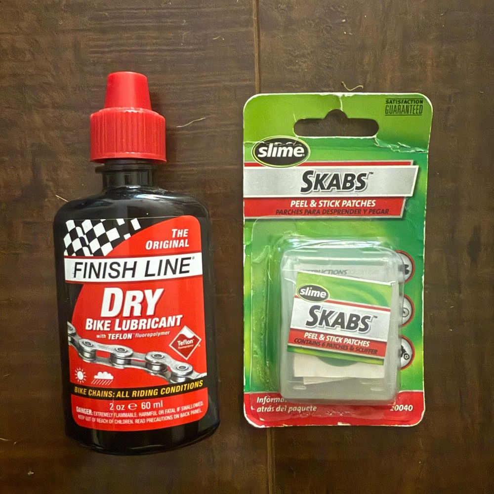 Finish Line Dry Bike Lubricant and Slime Skabs Patches